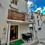 Steinhaus Im Zentrum, 50 M Zum Appartement *