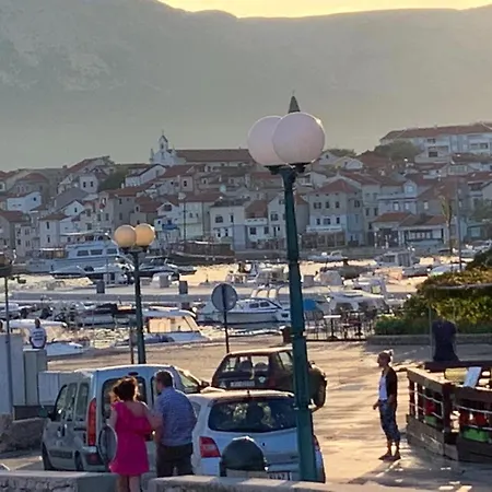 Appartement Steinhaus Im Zentrum, 50 M Zum Baška