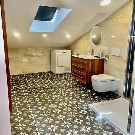 Apartman Steinhaus Im Zentrum, 50 M Zum Baška